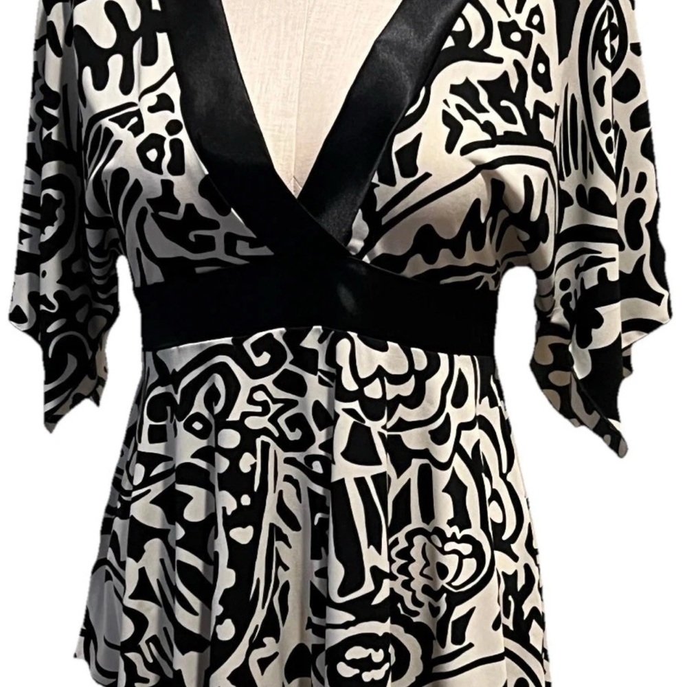 Boho Women’s SOULMATES Black & Ivory Handkerchief hem Top Blouse Tunic sz L